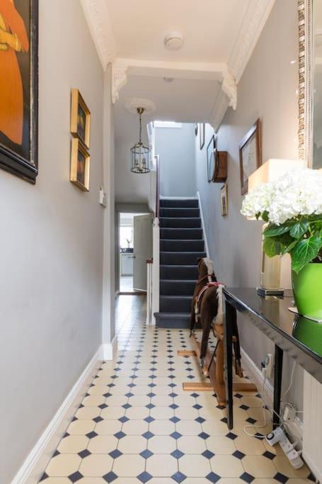 Four Bedroom Townhouse In Famous Suffolks Area Cheltenham Exterior foto