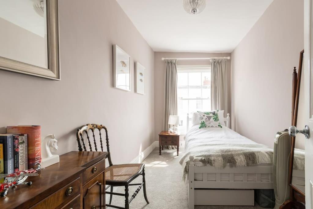 Four Bedroom Townhouse In Famous Suffolks Area Cheltenham Exterior foto