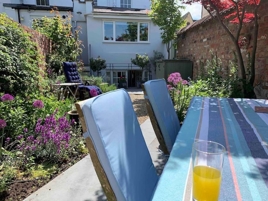 Four Bedroom Townhouse In Famous Suffolks Area Cheltenham Exterior foto